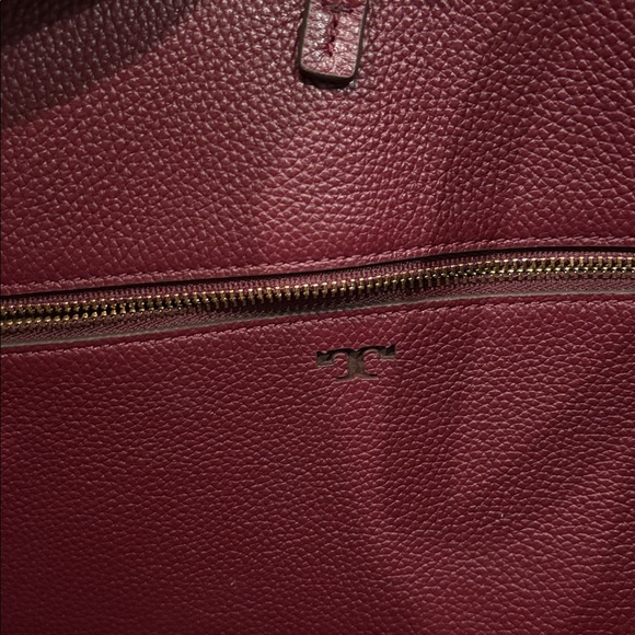 Tory Burch McGraw Burgundy Tote - Picture 5 of 11